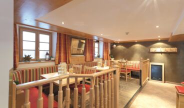 Tannbergerhof, Tannberg Bar und Stube, Bild 4