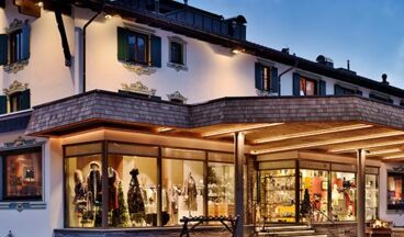 Souvenirs & jewels shop