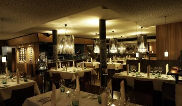 FUX, Restaurant + Bar, Image 2