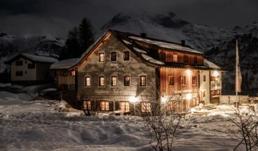 Hotel Goldener Berg, Bild 141