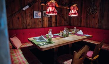 Goldener Berg, Dirndlstüberl, Bild 1