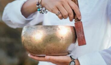 Element Light – Sound Bath & Chanting