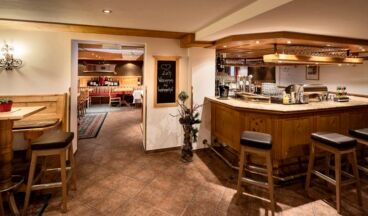 Tannbergerhof, Tannberg Bar und Stube, Bild 1