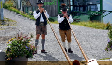 FRÜHSCHOPPEN mit LIVE-MUSIK am Rüfikopf