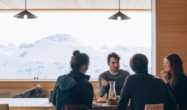 Wolf, Ski hut, Image 1