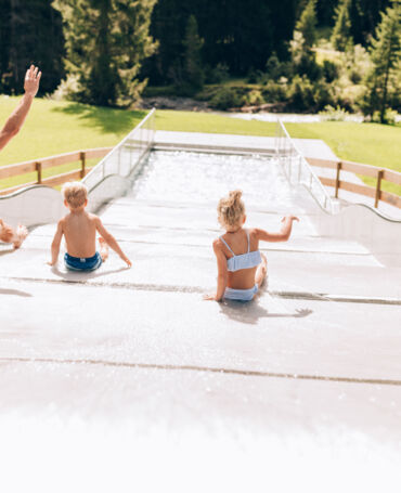 Walschwimmbad_LZTG_by_Daniel_Zangerl_WEB_60.jpg