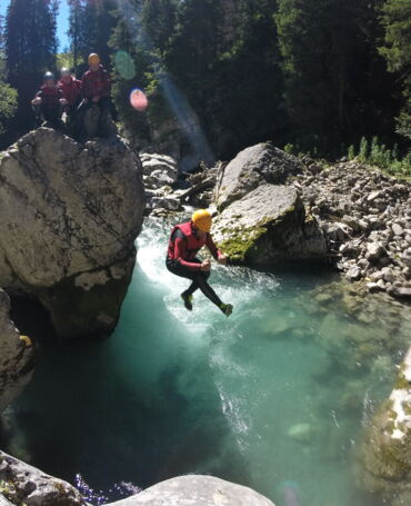 Alpinschule Widderstein Canyoning.jpg