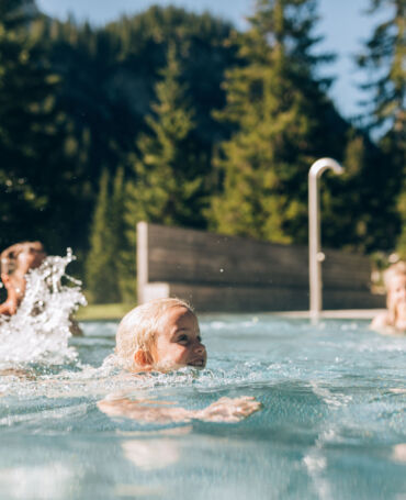 Walschwimmbad_LZTG_by_Daniel_Zangerl_WEB_41.jpg