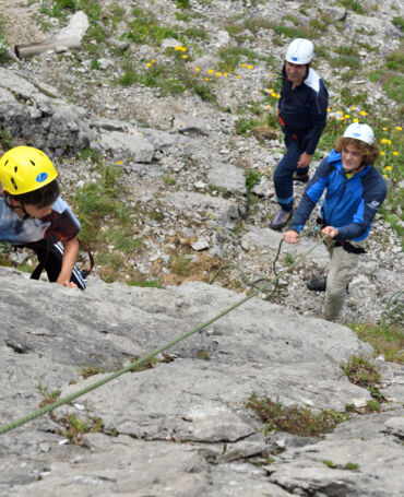 Kinder beim Klettern by Arlberg Alpin.jpg