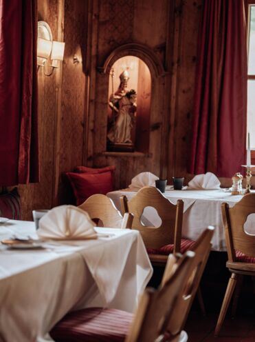 isDecorativeImage ? '' : image.title