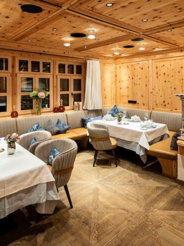 isDecorativeImage ? '' : image.title