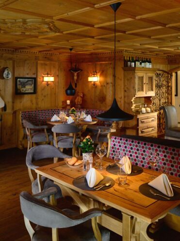 isDecorativeImage ? '' : image.title