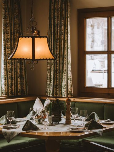 isDecorativeImage ? '' : image.title