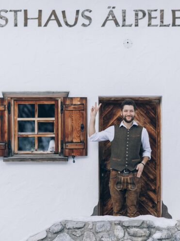 isDecorativeImage ? '' : image.title