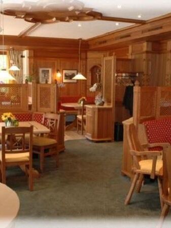 isDecorativeImage ? '' : image.title