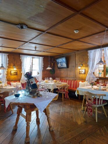 isDecorativeImage ? '' : image.title