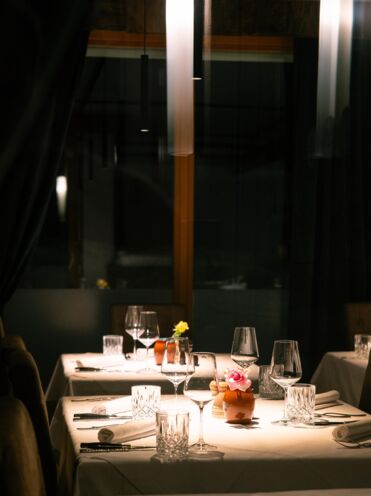 isDecorativeImage ? '' : image.title