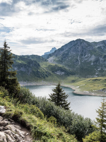 Felsensteig mit Blick Richtung Freiburger H&Atilde;&frac14;tte