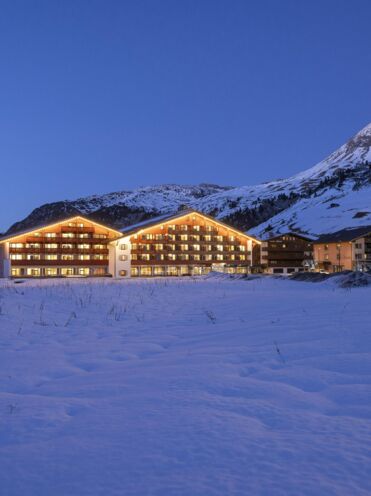 isDecorativeImage ? '' : image.title