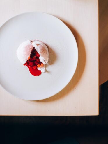 isDecorativeImage ? '' : image.title