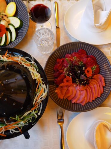 isDecorativeImage ? '' : image.title