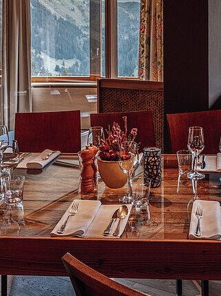 isDecorativeImage ? '' : image.title