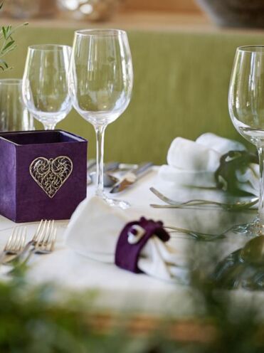 isDecorativeImage ? '' : image.title