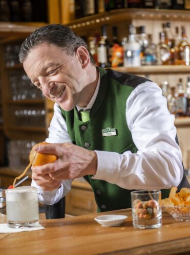 isDecorativeImage ? '' : image.title