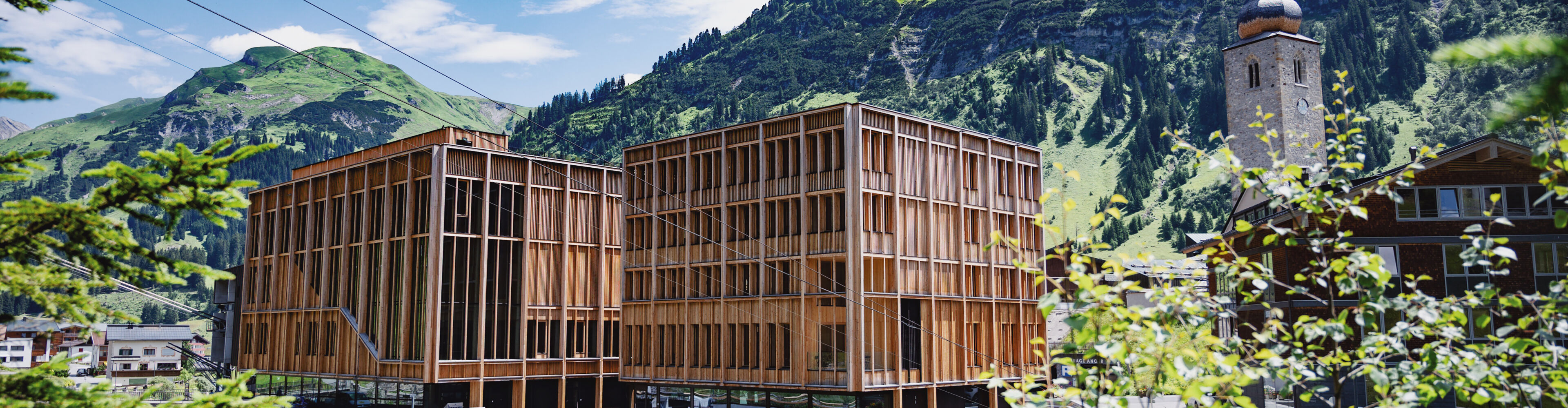 Lechwelten und Dorfhus Ansicht außen (c) Dietmar Hurnaus - Lech Zürs Tourismus GmbH