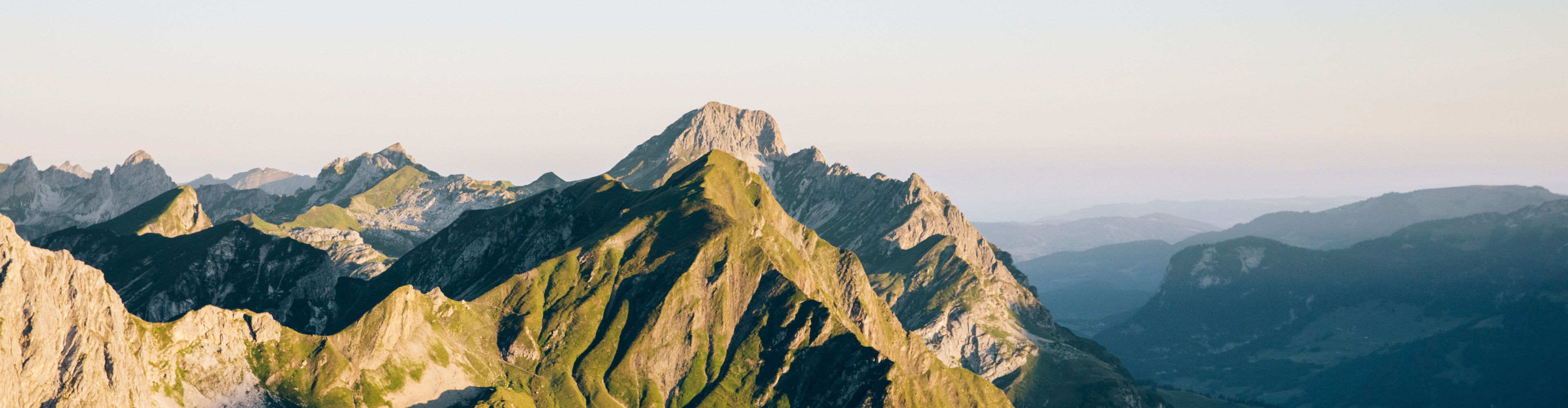 Sonnenaufgang über den Gipfeln