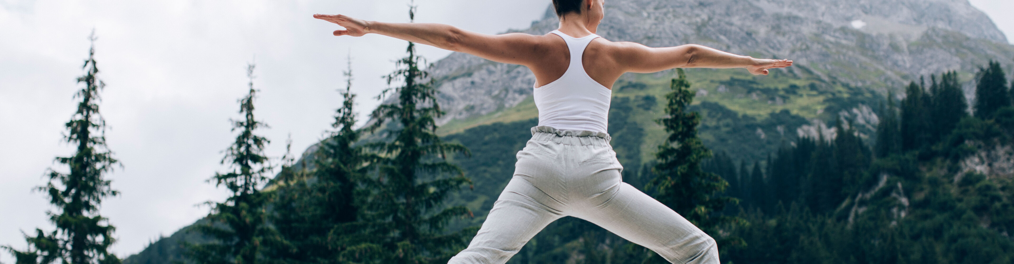 yoga-natur-lech-zuers-vorarlberg-sommer