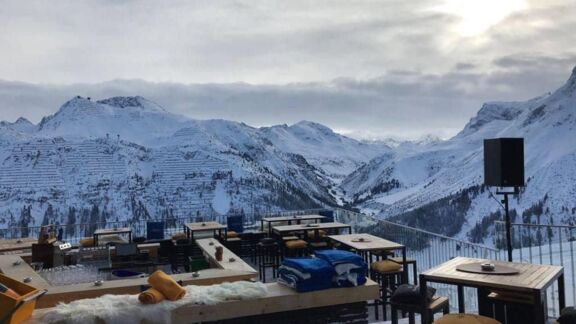 39921225_2166980023516117_8252064998180782080_n