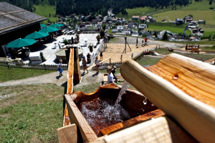 Wasserrinnen am Wasserspielplatz bei der Rud-Alpe