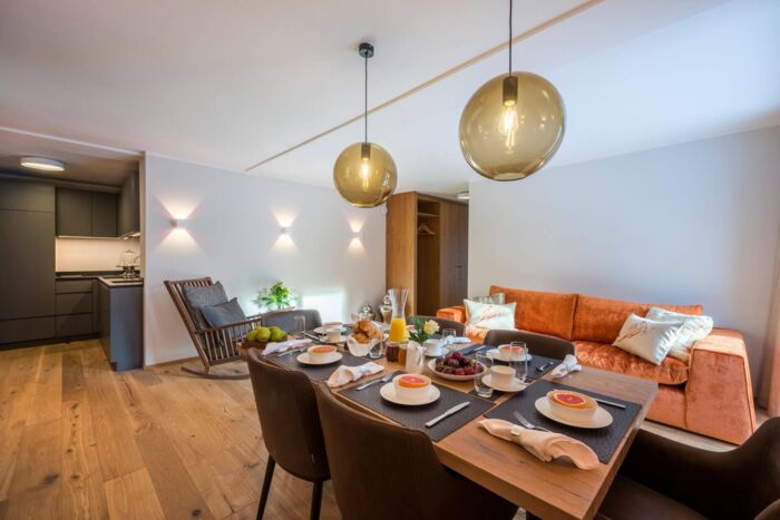 nidus-chalet-lech-parterre-kueche-essen