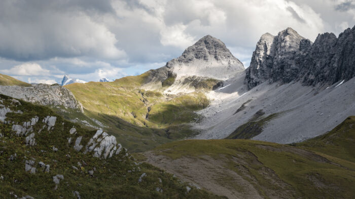 weitläufiges Gebirgspanorama
