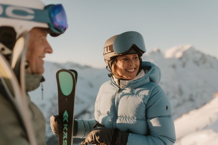 vorarlberg-skifahren-lech-sonnenstrahlen-piste
