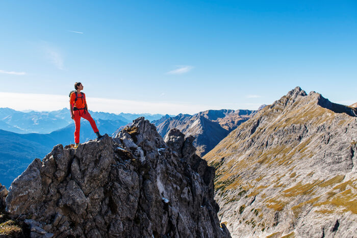 stuben-am-arlberg-herbst-berggipfel-vorarlberg