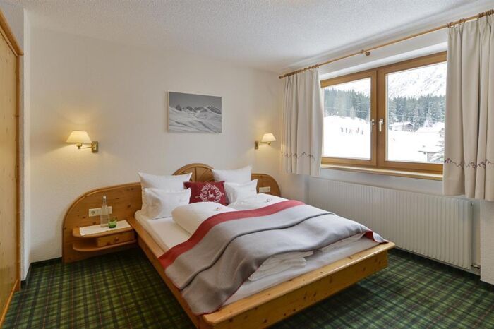 Schlafzimmer 1