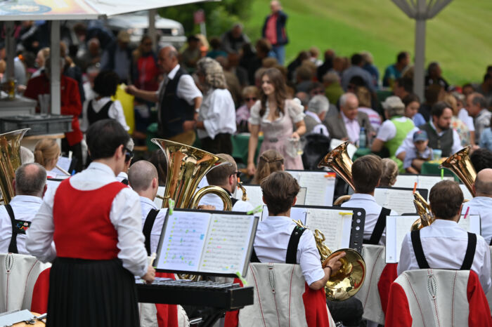 zuger-dorffest-trachtenkapelle-lech-vorarlberg