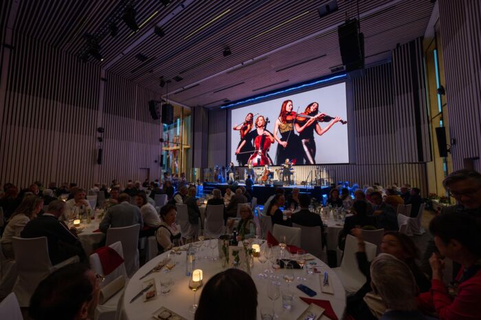 sister-resort-party-2024-lechwelten-festsaal-vorarlberg