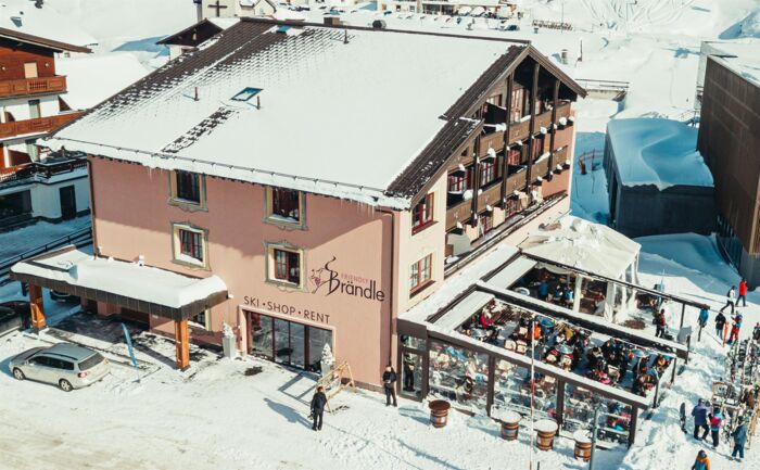FriendlyBrändle_Skishop_Bistro_Terrasse_Vogel_2_Or