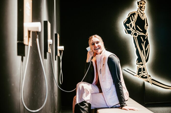 Besucherin in der Hall of fame