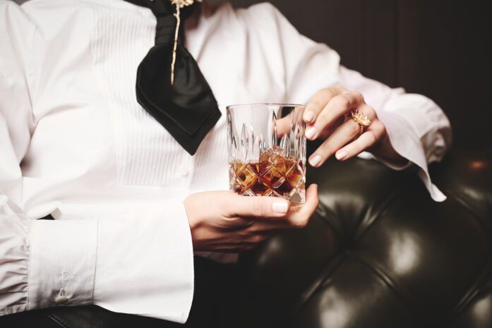 Zigarrenlounge mit Glas zum Trinken