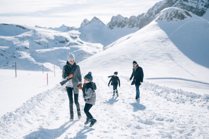 winterwandern-familie-wanderweg-ruefikopf-vorarlberg