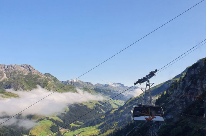 ruefikopf-gondel-sommer-bergbahn- lech-zuers