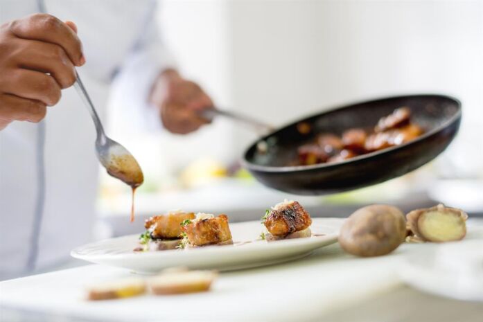 Hinterwies-Dining-Food-Anrichten