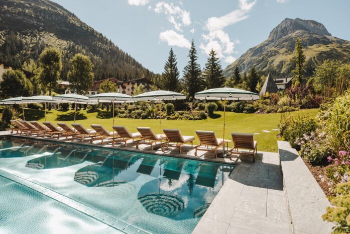 HOTEL-ARLBERG_OUTDOOR-POOL_230901-033_A-Lamprecht