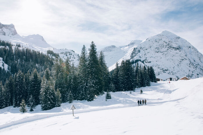 winterwandern-lech-zuers-zug-winterlandschaft