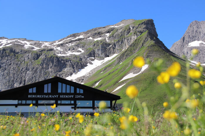 Seekopfrestaurant im Sommer beim Zürser See