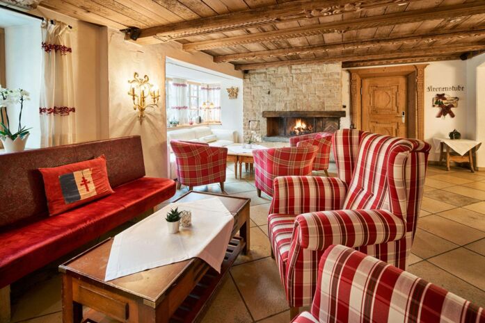 GemÃ¼tliche Kamin Stube in der Krone von Lech